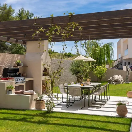 Villa New! Exclusive Neta Lee - Your Luxurious Mediterranean Escape Podstrana